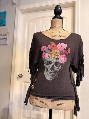 Floral Skull Fringe Grunge Top – Size Small